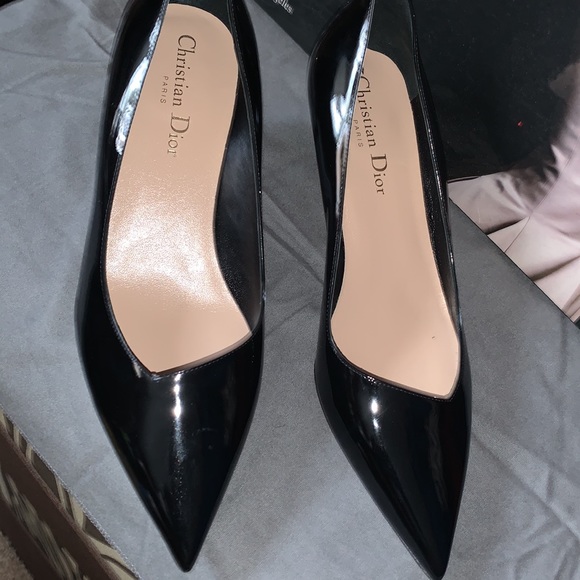 DESIGNER CHRISTIAN DIOR POINTED TOE KITTEN HERLS, BNWOT. PATENT LEATHER - Picture 11 of 12